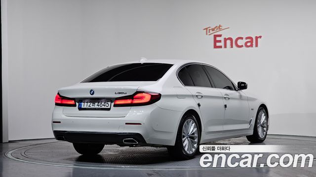 BMW 5-Series 530e Luxury