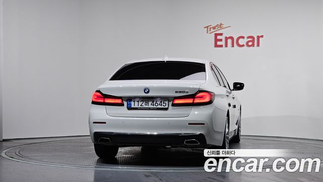 BMW 5-Series 530e Luxury