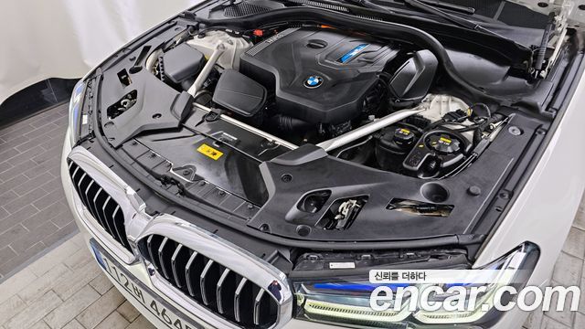 BMW 5-Series 530e Luxury