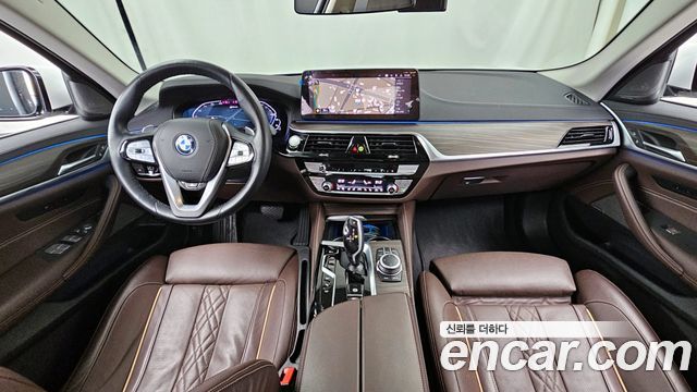 BMW 5-Series 530e Luxury