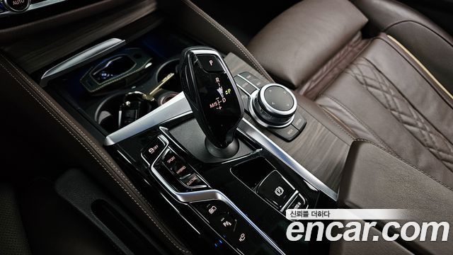 BMW 5-Series 530e Luxury