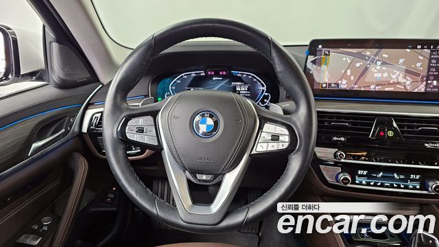 BMW 5-Series 530e Luxury