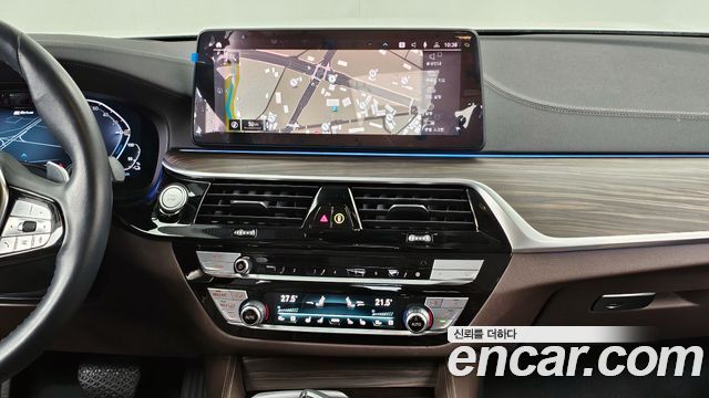 BMW 5-Series 530e Luxury