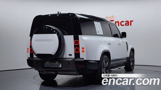 Land Rover Defender 130 D300 X-Dynamic HSE