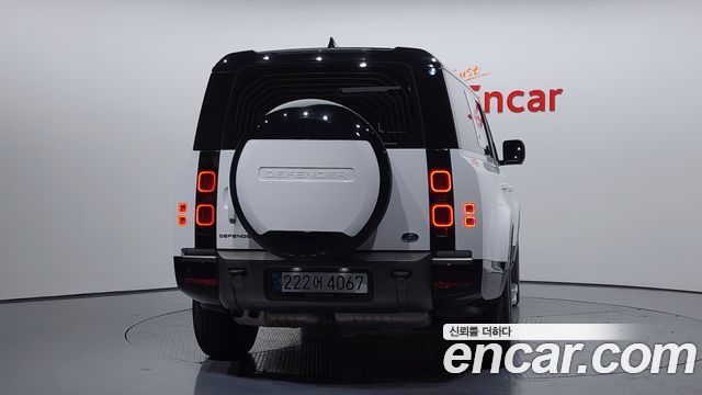 Land Rover Defender 130 D300 X-Dynamic HSE