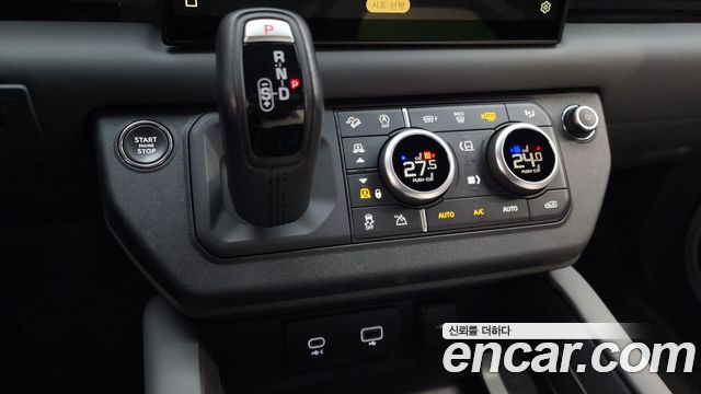Land Rover Defender 130 D300 X-Dynamic HSE