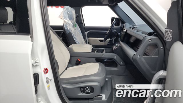 Land Rover Defender 130 D300 X-Dynamic HSE