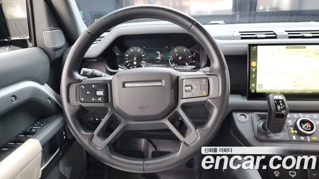 Land Rover Defender 130 D300 X-Dynamic HSE