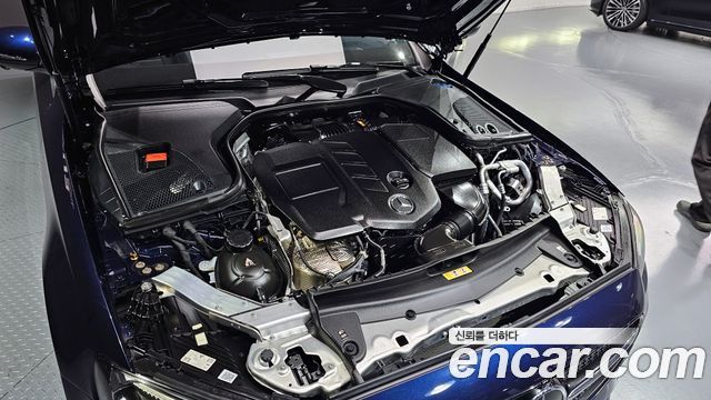 Mercedes-Benz E-Class E220d 4MATIC AMG Line