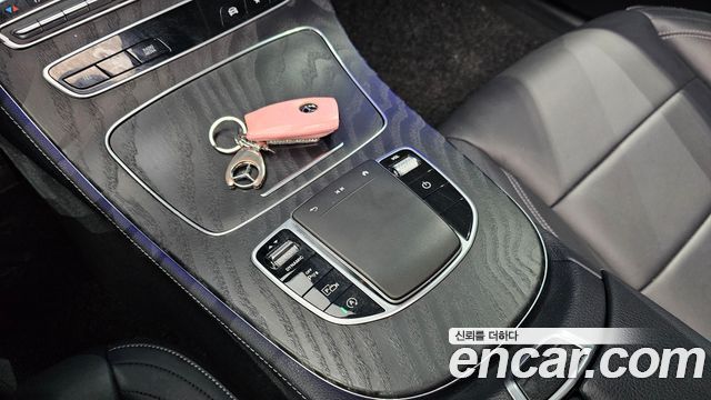 Mercedes-Benz E-Class E220d 4MATIC AMG Line