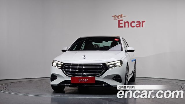 Mercedes-Benz E-Class E300 4MATIC Exclusive