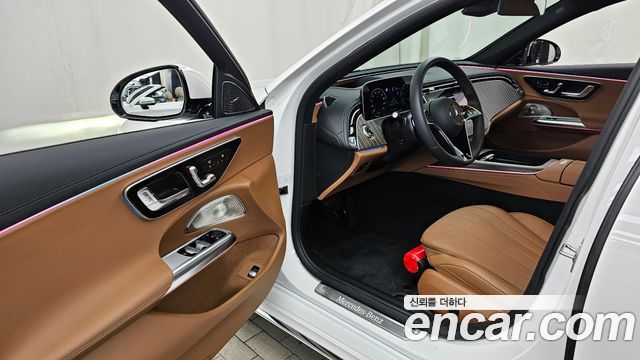 Mercedes-Benz E-Class E300 4MATIC Exclusive