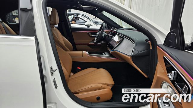Mercedes-Benz E-Class E300 4MATIC Exclusive