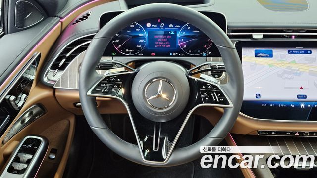 Mercedes-Benz E-Class E300 4MATIC Exclusive