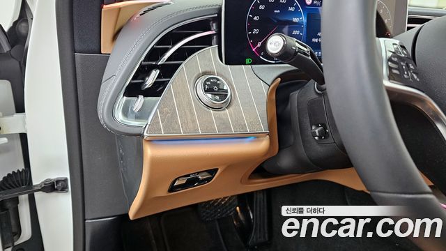 Mercedes-Benz E-Class E300 4MATIC Exclusive
