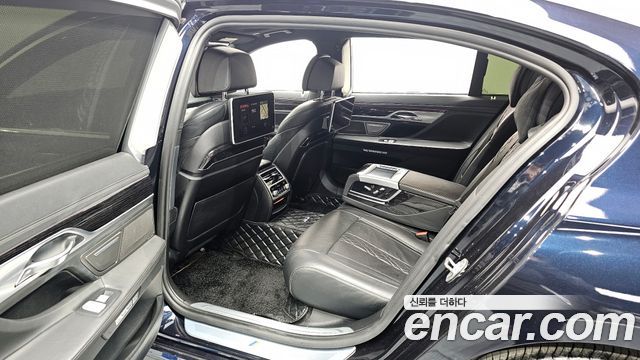 BMW 7-Series 740Li xDrive M Sport Package