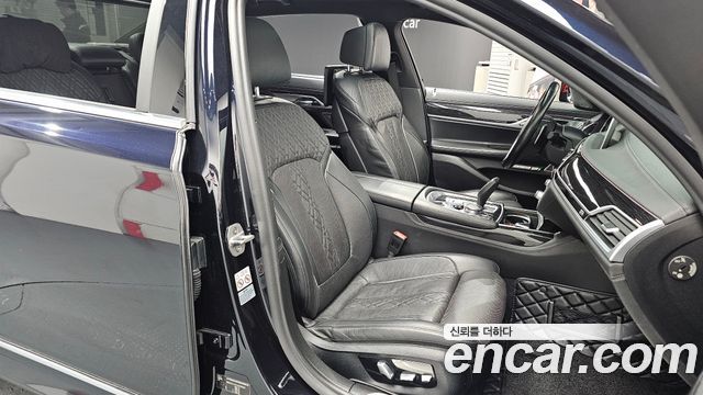 BMW 7-Series 740Li xDrive M Sport Package