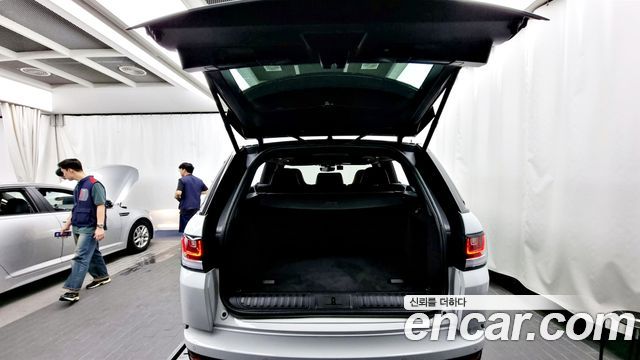 Land Rover Range Rover Sport 5.0 SVR