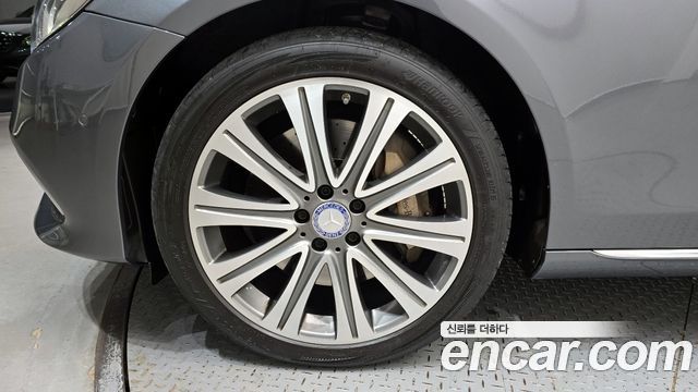 Mercedes-Benz E-Class E400 4MATIC Exclusive