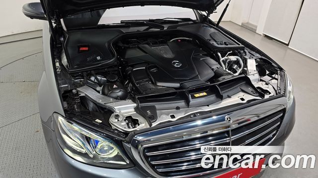Mercedes-Benz E-Class E400 4MATIC Exclusive
