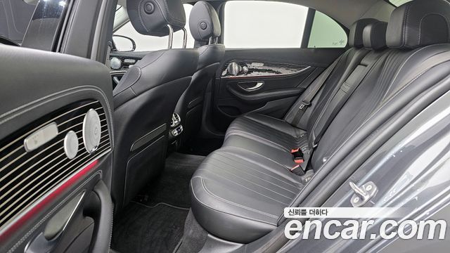 Mercedes-Benz E-Class E400 4MATIC Exclusive