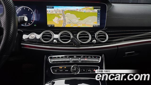 Mercedes-Benz E-Class E400 4MATIC Exclusive