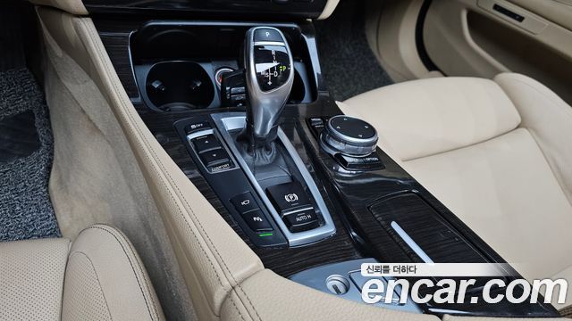 BMW 5-Series 528i Luxury Plus