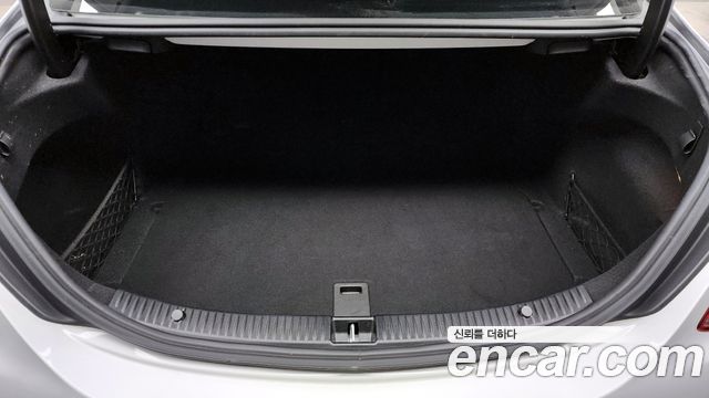 Mercedes-Benz C-Class C200 AMG Line