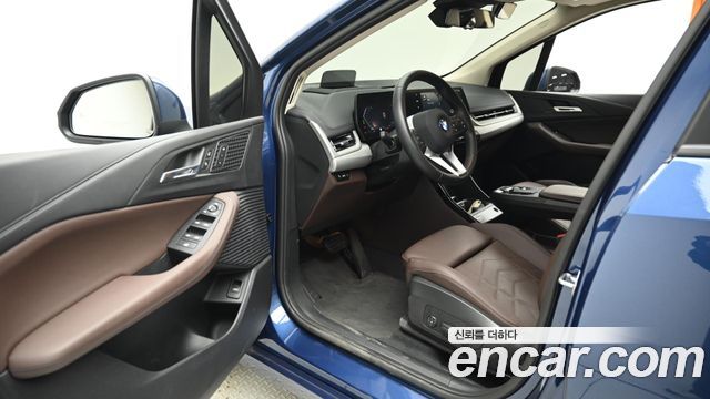 BMW 2-Series 220i Advantage