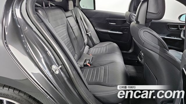 Mercedes-Benz C-Class C300 4MATIC AMG Line