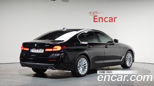 BMW 5-Series 520i Luxury