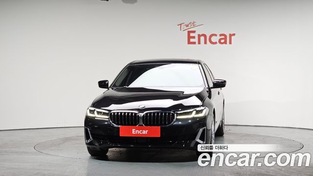 BMW 5-Series 520i Luxury