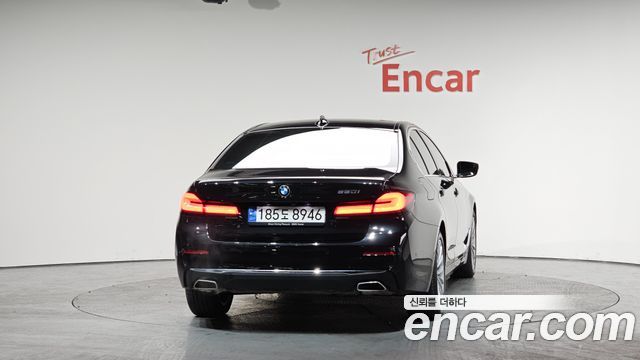BMW 5-Series 520i Luxury
