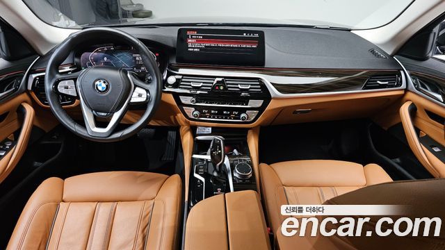 BMW 5-Series 520i Luxury