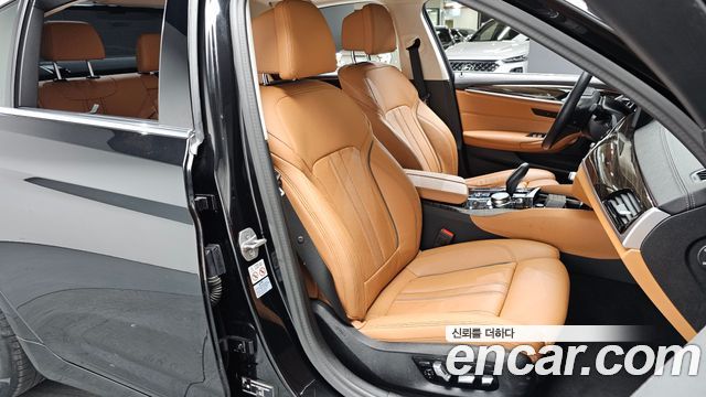 BMW 5-Series 520i Luxury