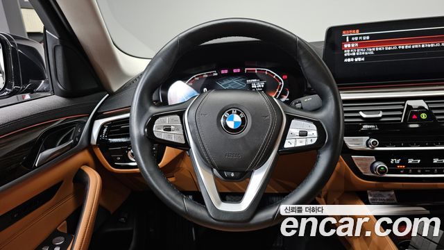 BMW 5-Series 520i Luxury