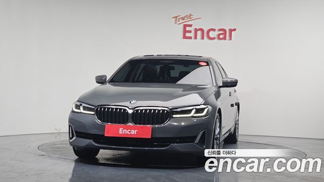 BMW 5-Series 530e Luxury
