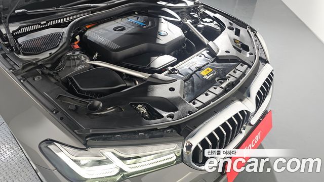 BMW 5-Series 530e Luxury