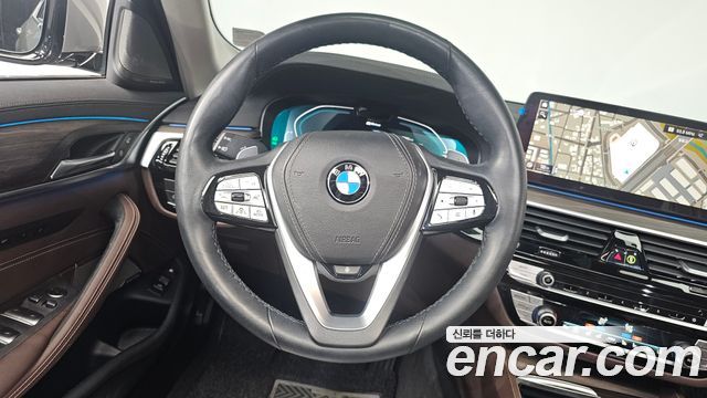 BMW 5-Series 530e Luxury