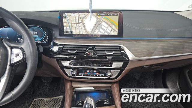 BMW 5-Series 530e Luxury