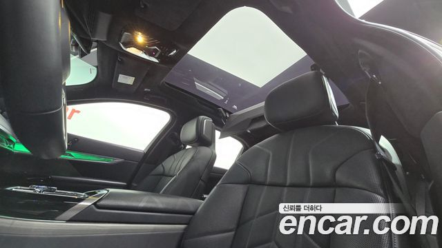 BMW 7-Series 740i sDrive Design Pure Excellence