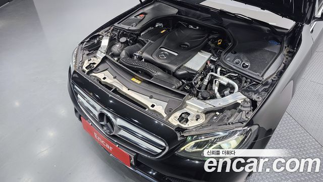 Mercedes-Benz E-Class E200 Avantgarde