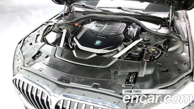 BMW 7-Series 740Li xDrive Design Pure Excellence