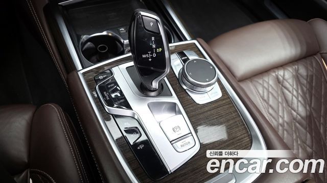 BMW 7-Series 740Li xDrive Design Pure Excellence