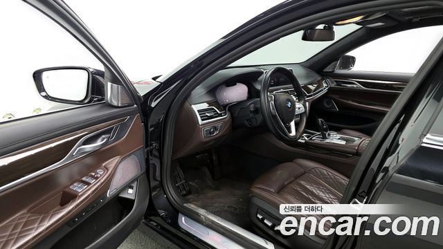 BMW 7-Series 740Li xDrive Design Pure Excellence