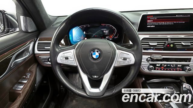 BMW 7-Series 740Li xDrive Design Pure Excellence