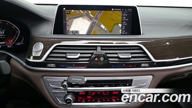 BMW 7-Series 740Li xDrive Design Pure Excellence