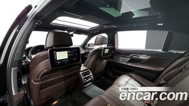 BMW 7-Series 740Li xDrive Design Pure Excellence