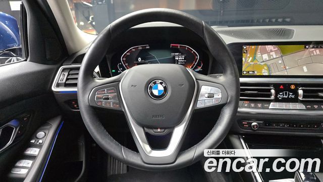 BMW 3-Series 320i