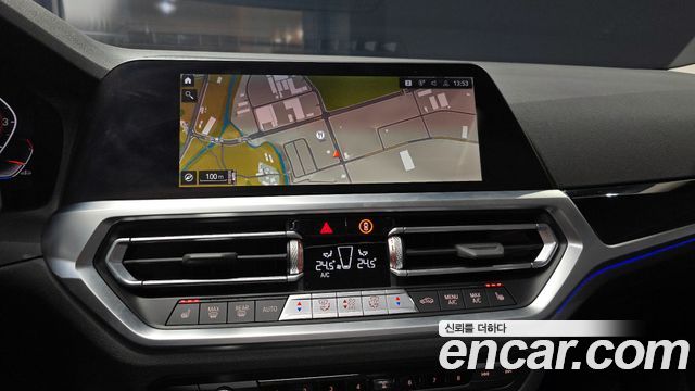 BMW 3-Series 320i
